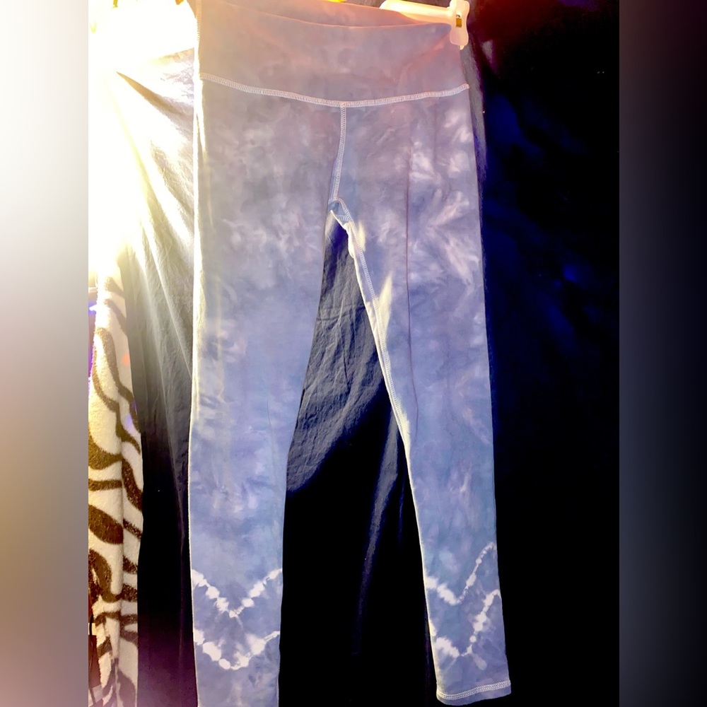 Baby blue tie-dye leggings